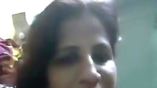 Desi beautiful aunty nude selfie for her boyfriend