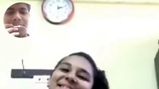 Indian girlfriend shows her ass to bf