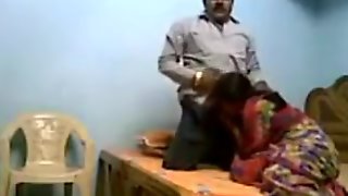 Chubby Indian Chick Havng Sex With Her Man