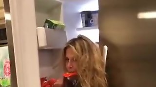 Pissing Mature Solo