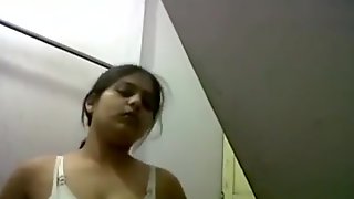 Indian girl show his big boobs and get naked.