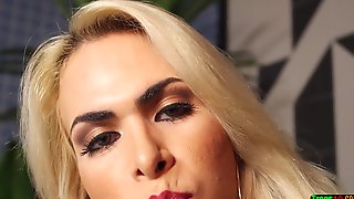 Shemale Smoking Fetish