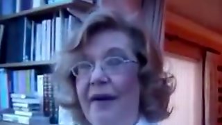 Granny Close Up Solo