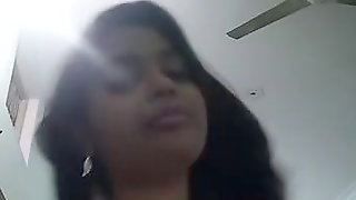 Indian girl friend shows boobs 
