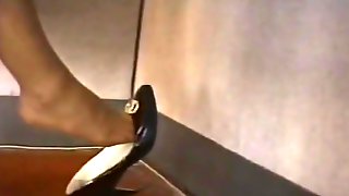 Dangling, Shoes On, Shoes Feet