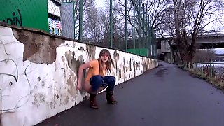Pissing Solo