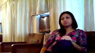 Hot indian babe cheating in a hotel!!