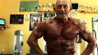 Muscle Daddy Gay
