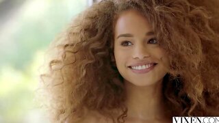 Rammler, Lockig, Betäubt, Curly Brunette, Rucken, Luder, Brünette, Babe