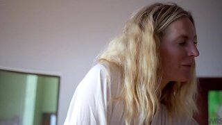 Adriana Chechik Mona Wales, The Seychelles