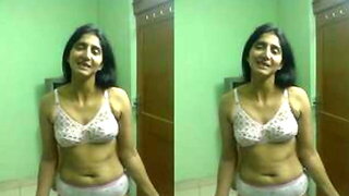 Today Exclusive- Sexy Paki Girl Boobs Record ...