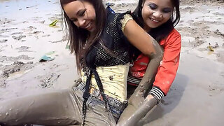 Thai Lesbian, Mud Lesbian