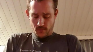Pissing Gay