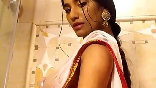 Indian saree solo dance