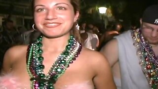 Публичное, Молодежь, Мамки, Подруга