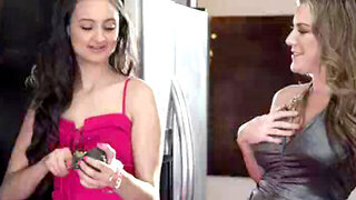 Lesbian Strapon Cougar