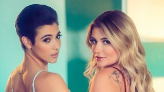 Brooklyn Gray, Mutual Lesbian Masturbation