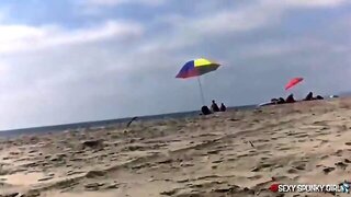 Suce A La Plage, Spunky Girl Sexy