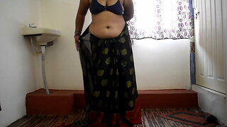 Bhabhi  Wear Saree in Home