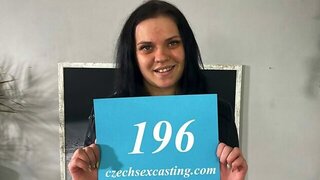Checa, Casting
