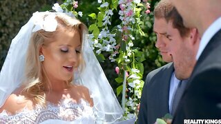 Невеста, Страпон