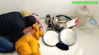 Bartan lelo bahut Shasta hai nahi to muze ake chodo