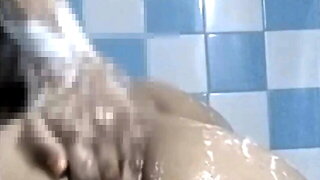 Sex in shower 