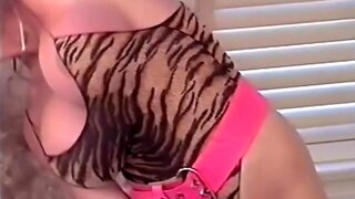 Busen Ohne Blusen, Chloe Vevrier