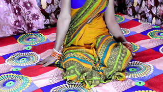 Indian Anita bhabhi fucking in yellow saree desi chudai