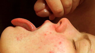 Adolescente, 18 Años, Corridas En La Boca