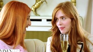 Rimming Threesome, Corrida En Coño Peludo, Lesbianas Seducción