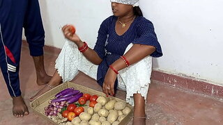 Sabji Bechne Aayi Jawan Ladki Ko Pese Ka Lalch Dekar Choda, Saf Hindi Aawaj Me - TopXXXPorn