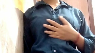 Indian hot aunty ne aapne chuchee dabae full enjoy indian aunty