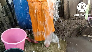 Anita ki hot look in bathing outside