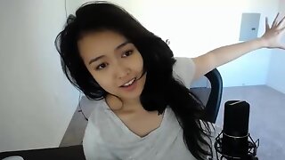 Asian Masturbating Webcam