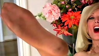 Nina Hartley Solo