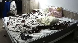 Versteckt, Voyeur, Erstes Mal