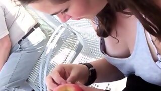 Downblouse Voyeur