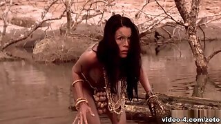 Bizzare, Tabitha Stevens