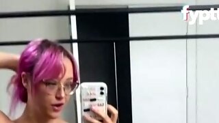 Amateur Wife Flashing