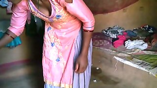 Desi best Indian bhabhi ko khana bana rahi usko sabse achi chudai 