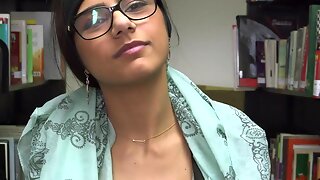 Mia Khalifa Fingering