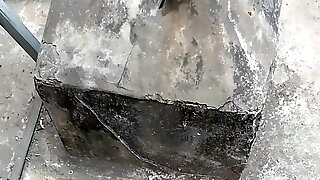 Bhabhi ko yaad karke lund hilaya aur paani nikala