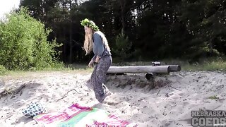 Nebraska Coeds Casting, Strand