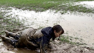 Bdsm Outdoor, Landmädchen, Kicking Boots