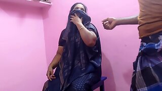 A beautiful Tamil aunty has a hot sex with a young man