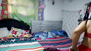 I record my stepsister while she tidies up the room, what a nice ass she has, I want to fuck her