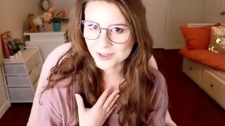 Milf Brunette 30s Solo