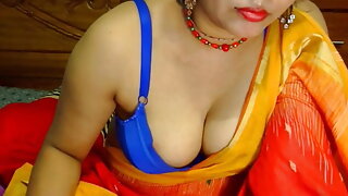 Indian Saleshni bhabhi Dressing up and chatting with Lover