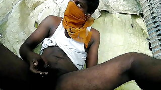 Sexy man cum on saari village handjob